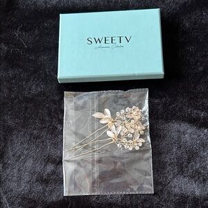 Vintage SWEETV Floral Hair Pin set of 2